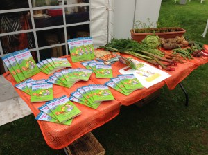 I'm rather please with my artistic table design.