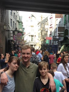 The dragon on the top of Gringotts bank breath fire every hour. It's amazing.